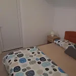 Apartma Irena *