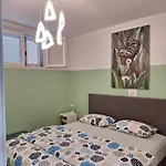 Apartma Irena *